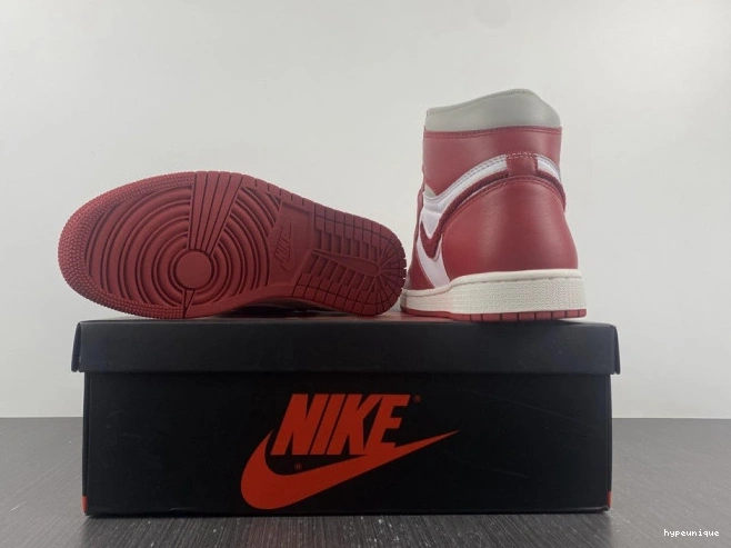 HYPE (W) OG Jordan Chenille 1 DJ4891-061 Newstalgia High 0818